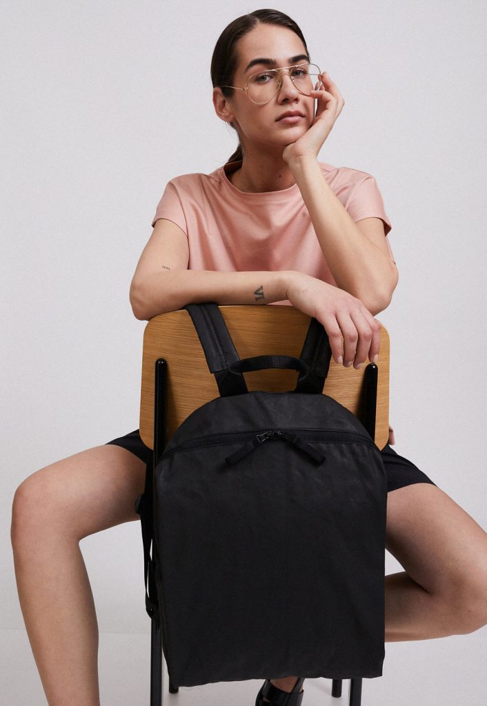 אומגה – תיק גב למחשב – שחור