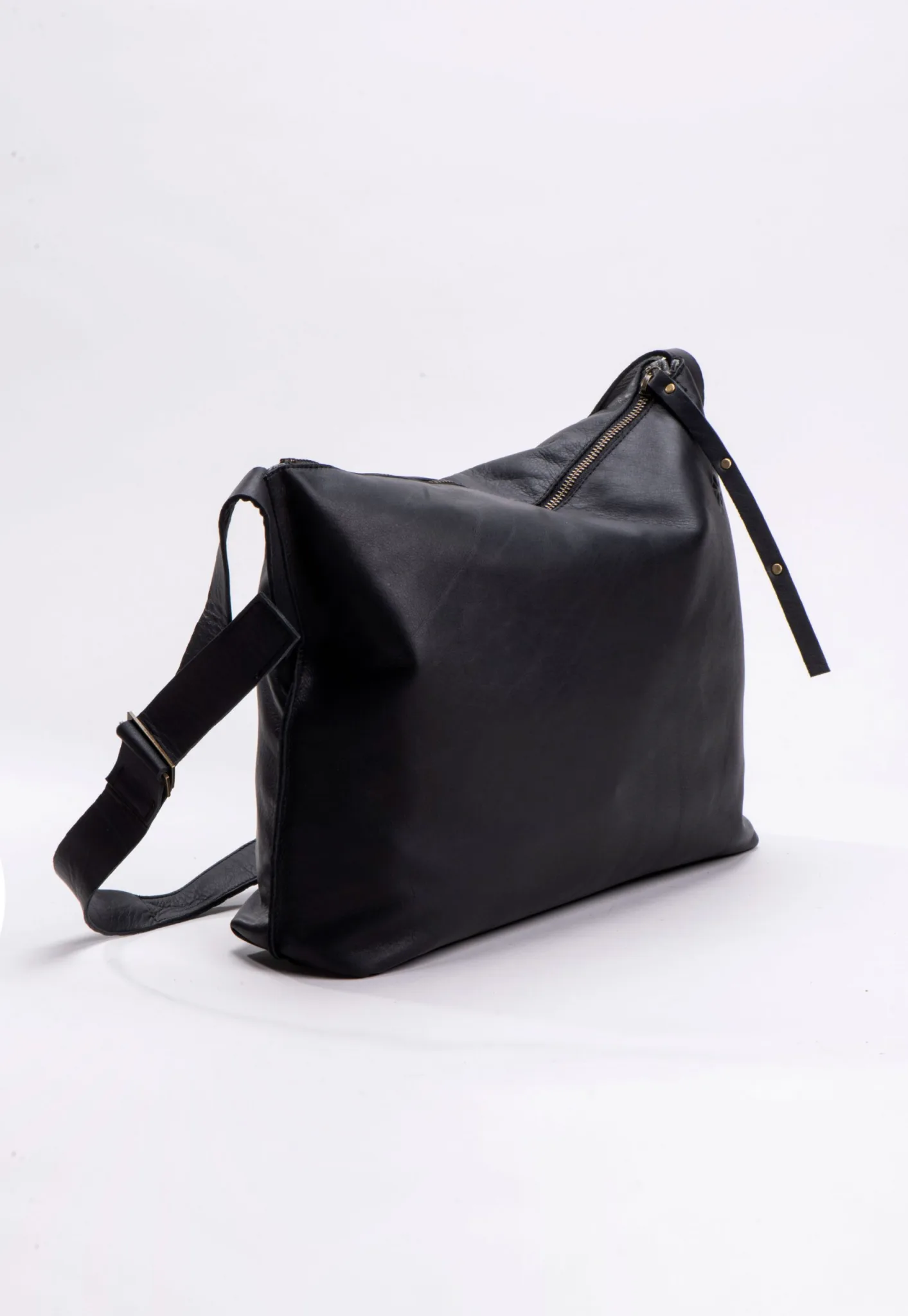 ניט קרוס L – תיק אלכסון – שחור