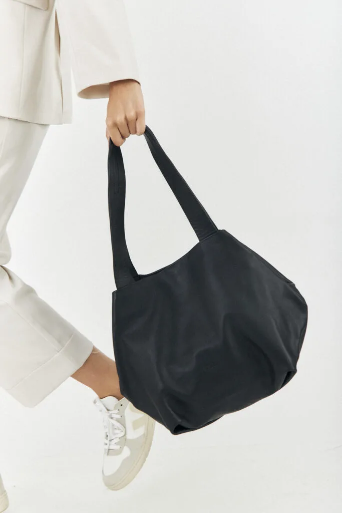 קוביה עור – תיק צד – שחור