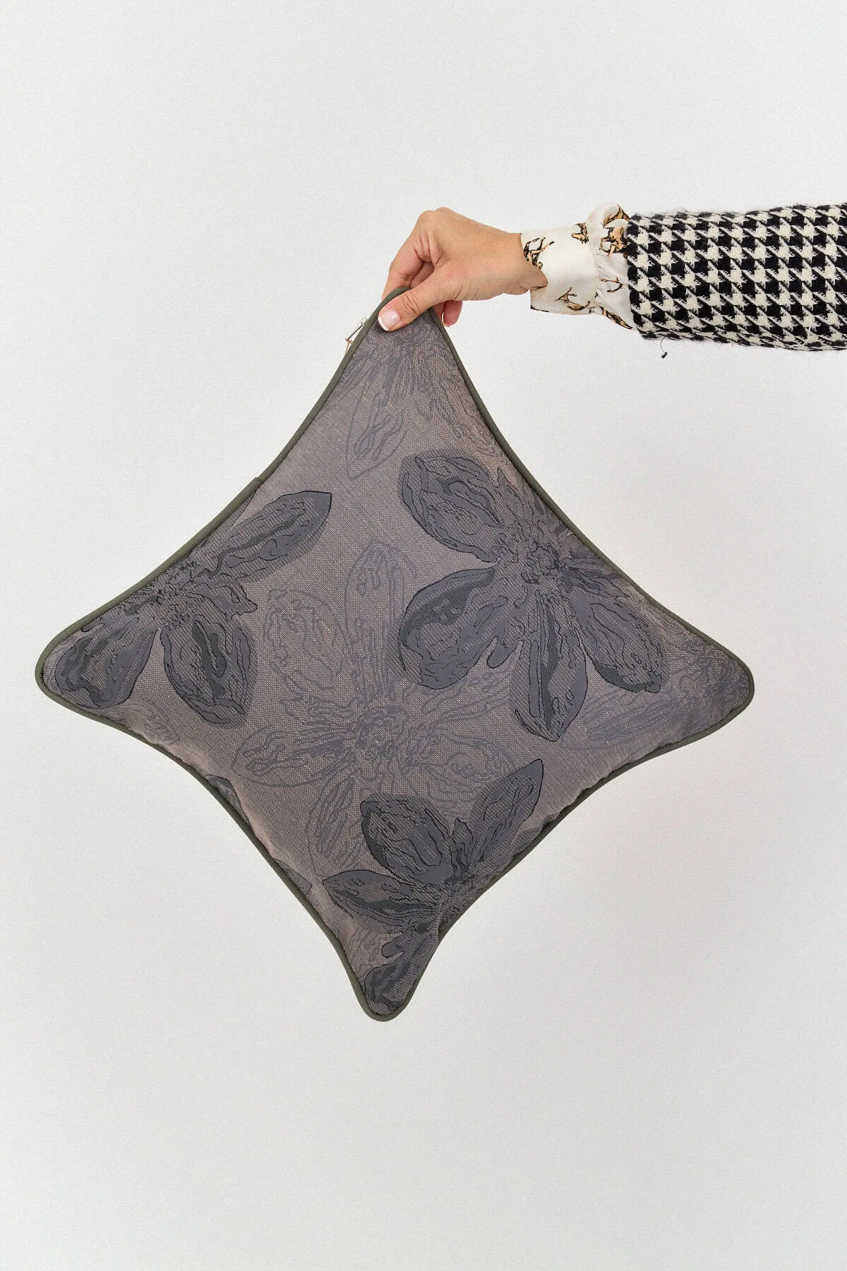 כרית מרובעת – בלוסום