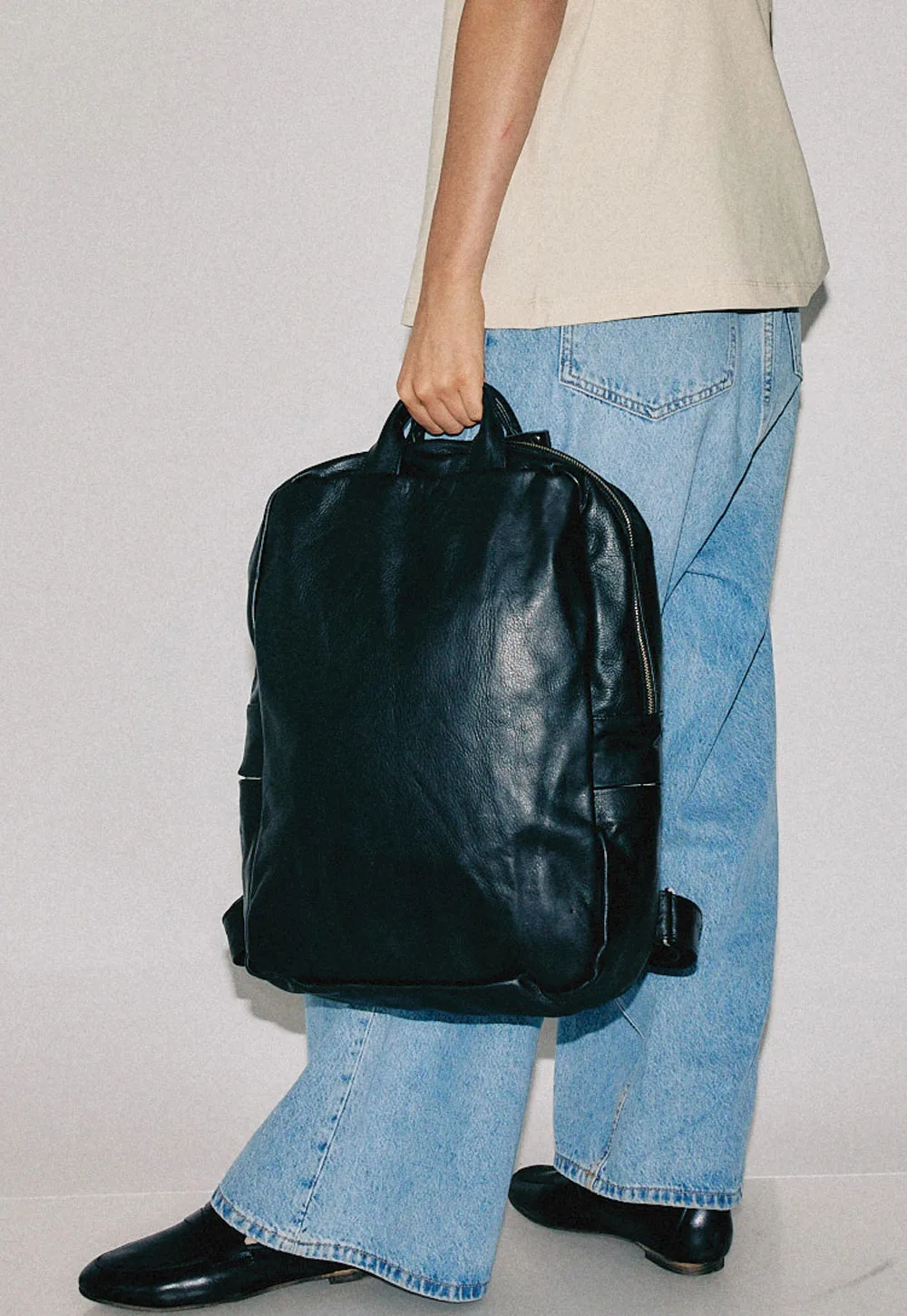 אונו – תיק גב עור XL – שחור