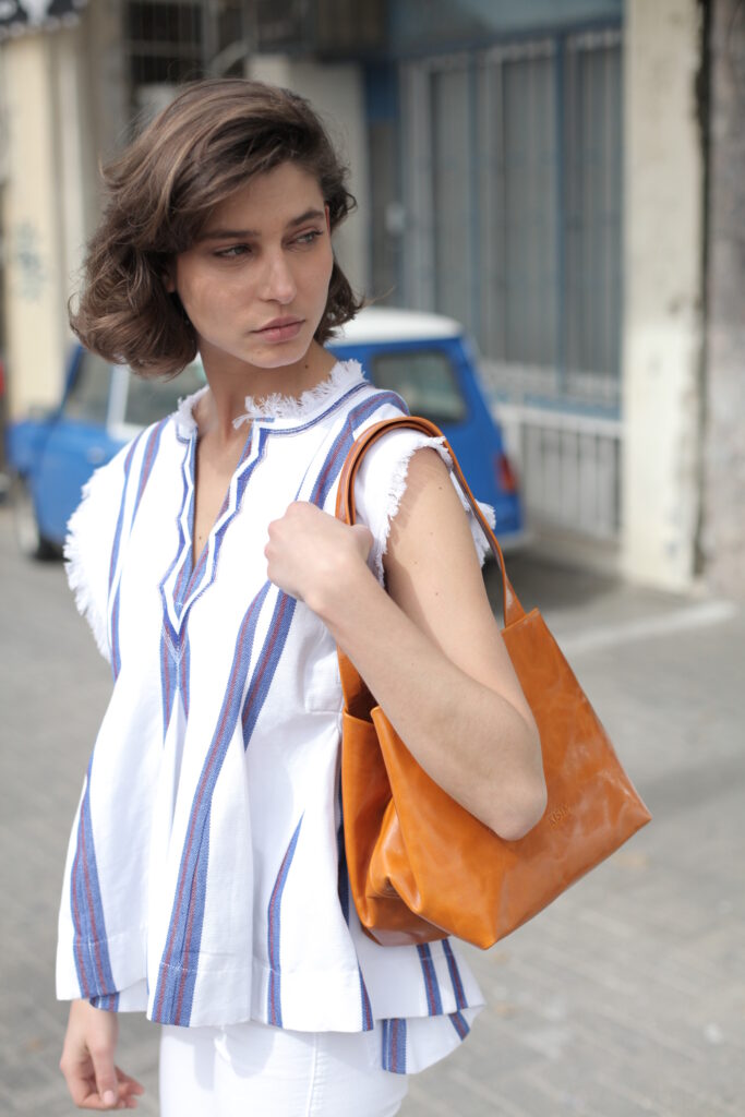 Cube Leather Bag – Caramel – S