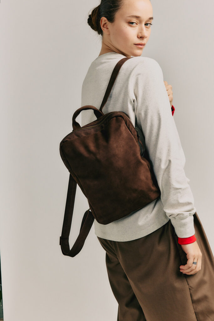 אונה – תיק עור גב קטן – חום