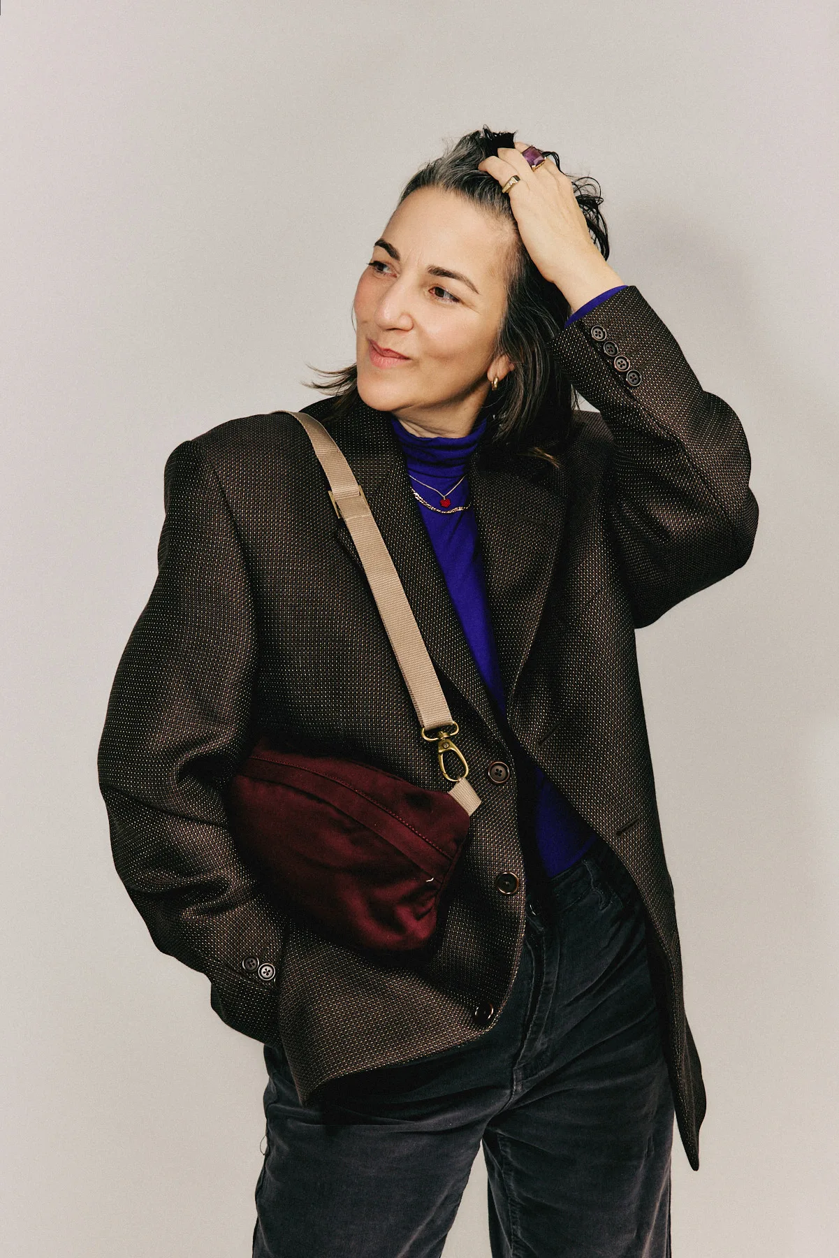 שחר – תיק פאוץ טבעוני – בורדו