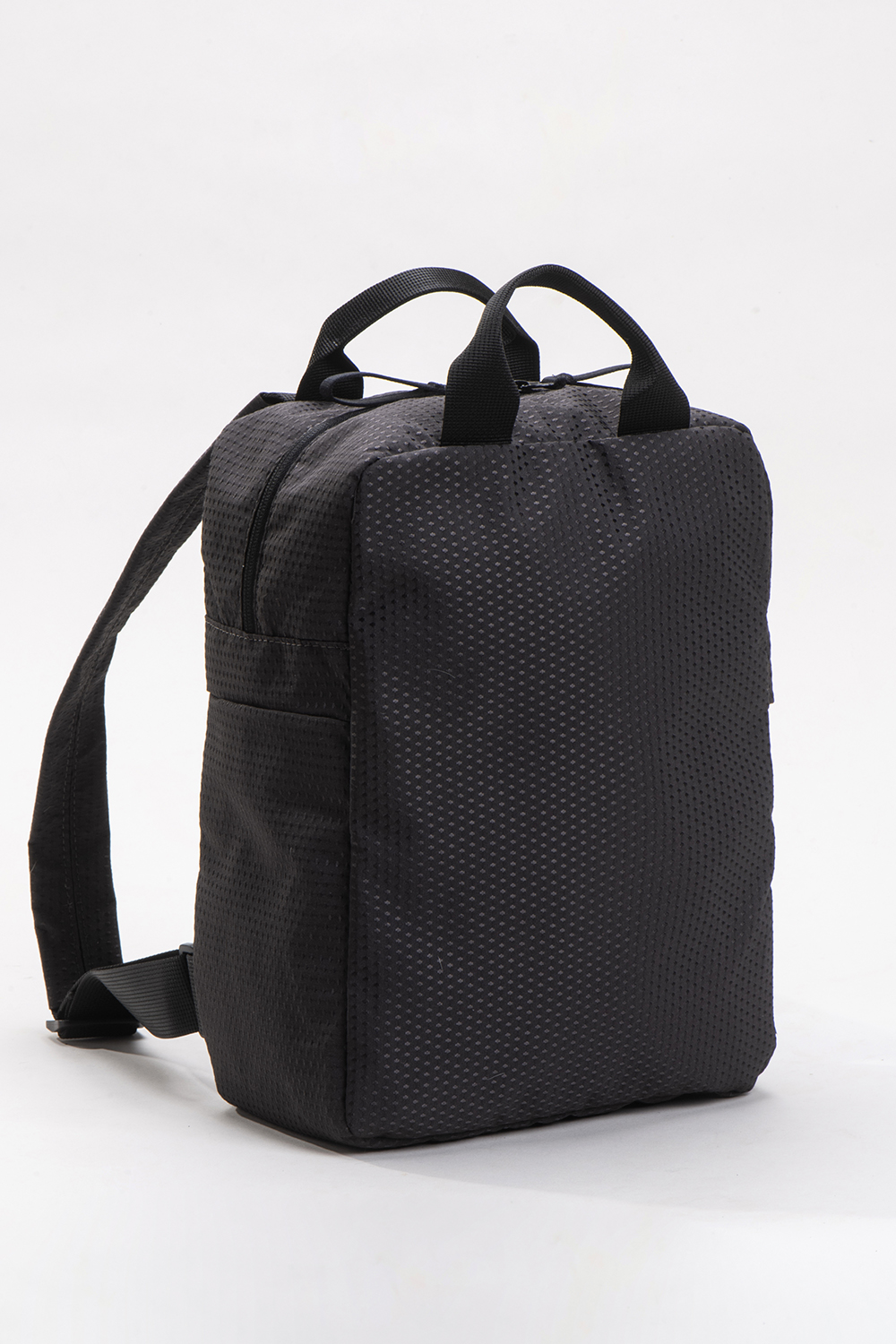 אלפא – תיק גב קטן – חום נקודות