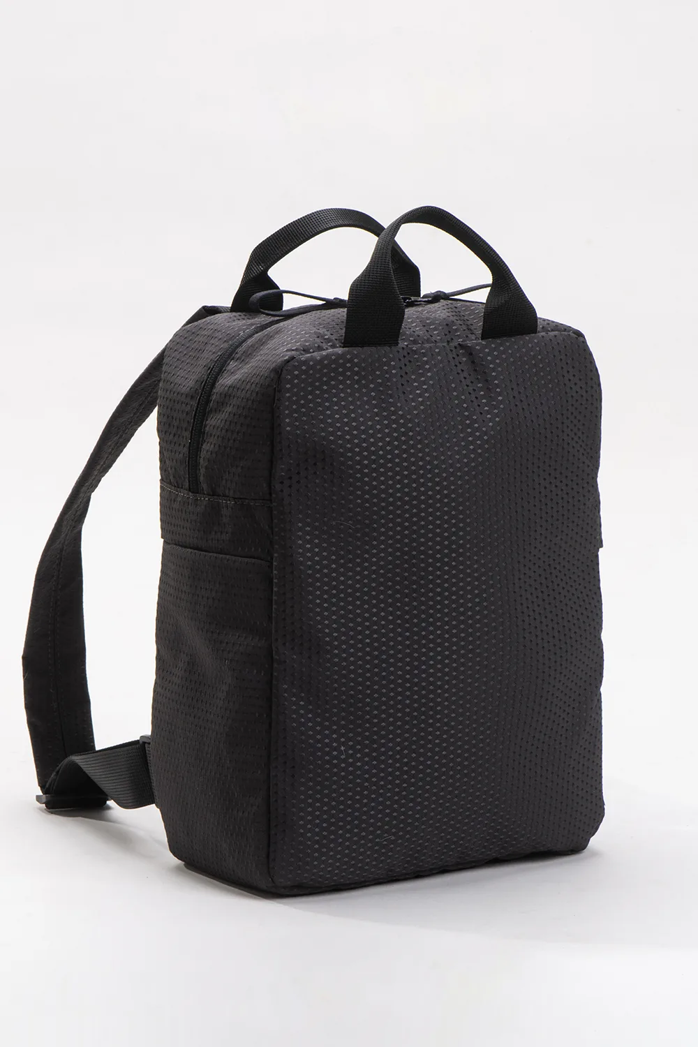 אלפא – תיק גב קטן – חום נקודות