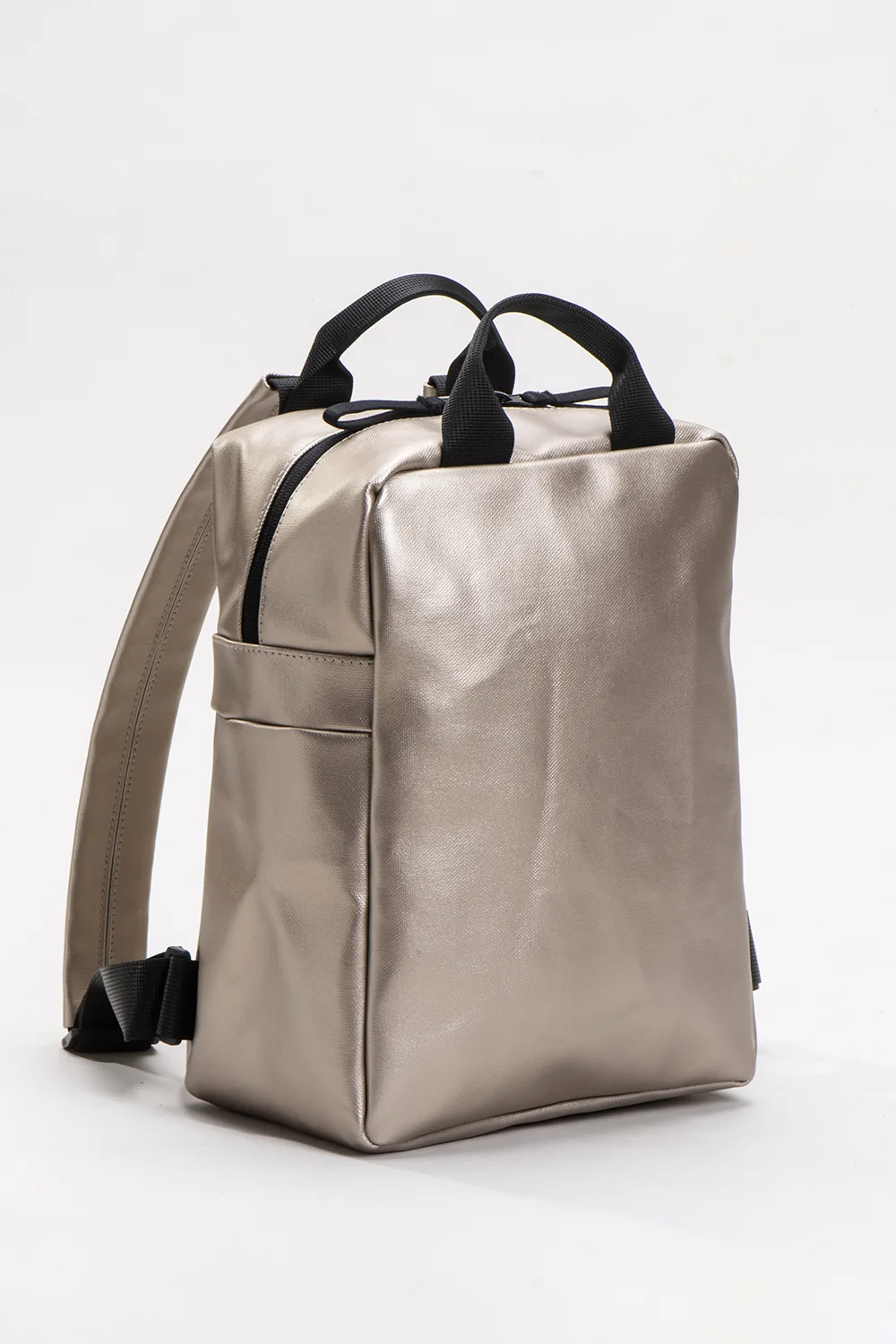 אלפא – תיק גב קטן – מוזהב