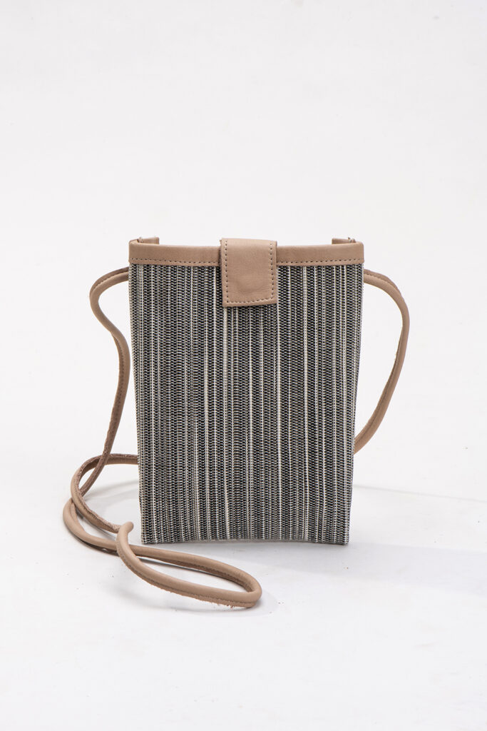 קונטקט – תיק טלפון קטן – פסים