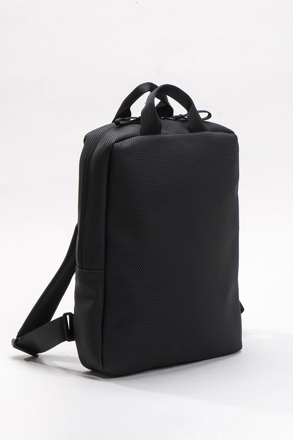 אונו – תיק גב טבעוני – שחור טקסטורה