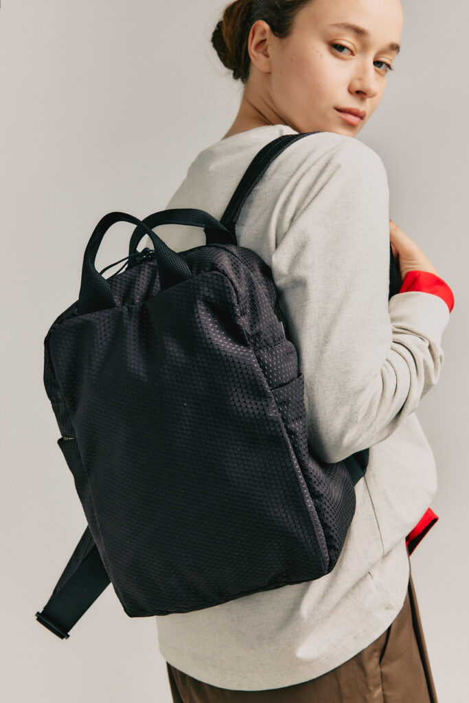 אלפא – תיק גב קטן – חום נקודות