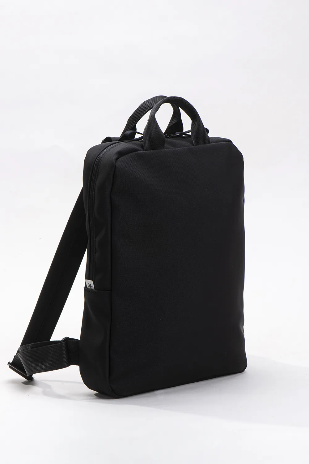 אונו – תיק גב טבעוני – שחור