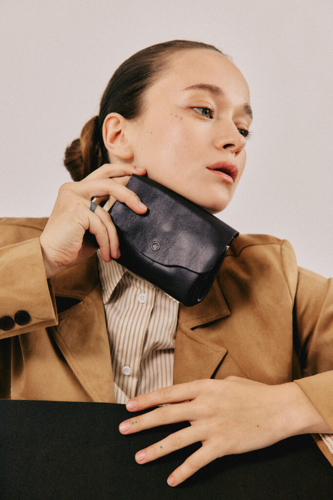 ארנק עור פלורה  – חום