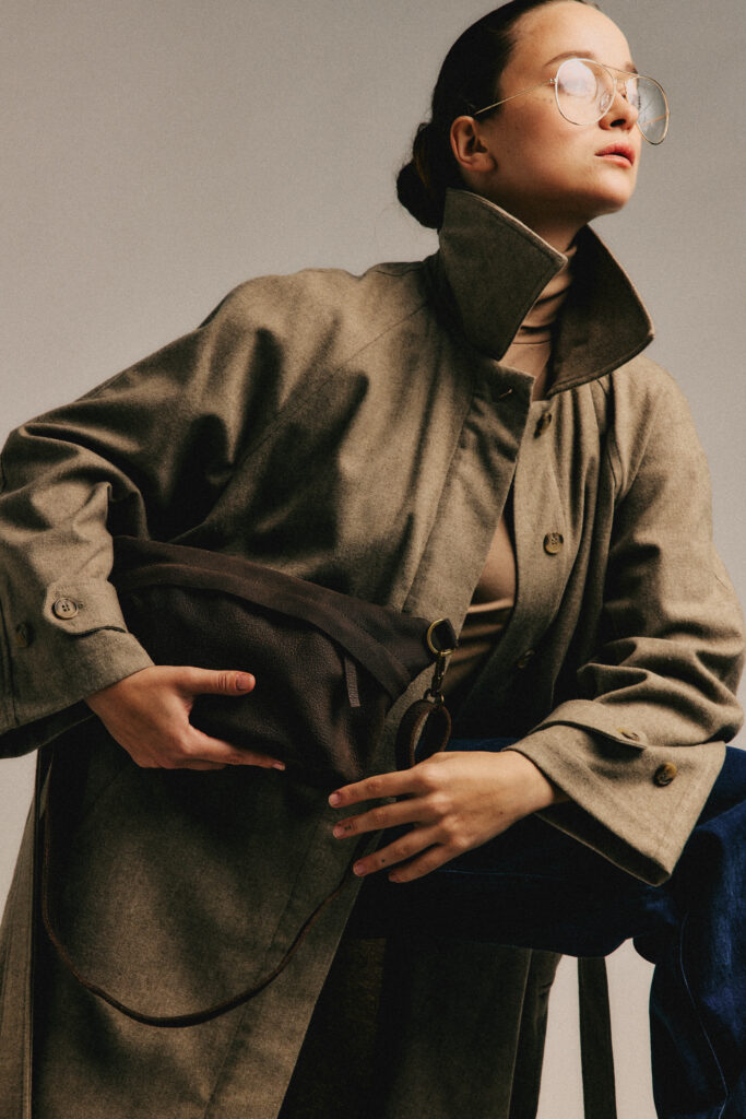 שחר – תיק פאוץ' עור – חום