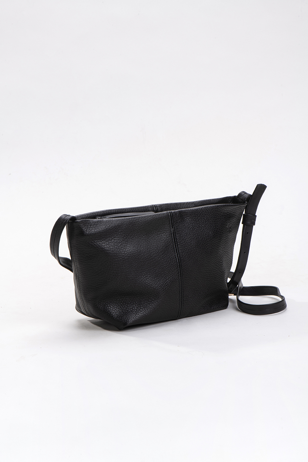 קסם קרוס – תיק ערב אלכסון – שחור