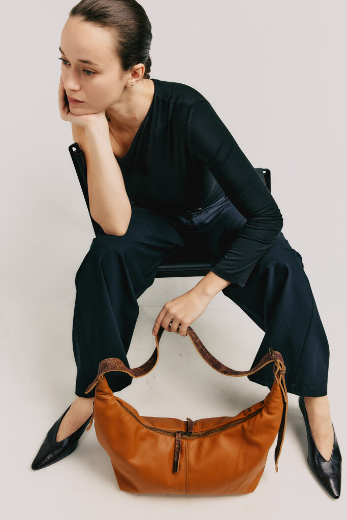 יוניק קרוס – תיק אלכסון מעור – קרמל