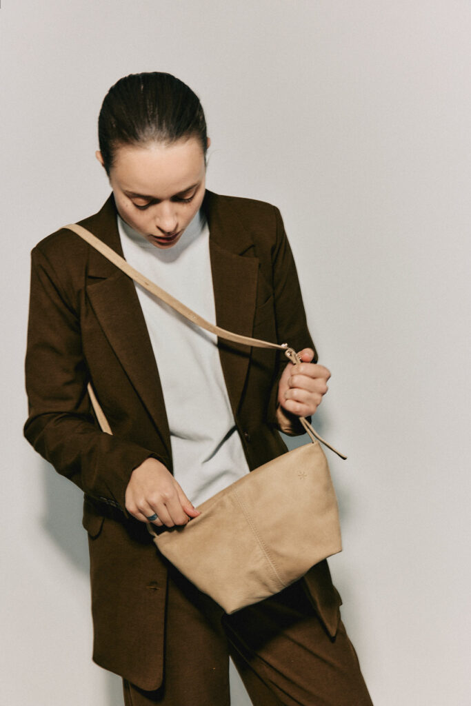 קסם קרוס – תיק ערב אלכסון – מוקה